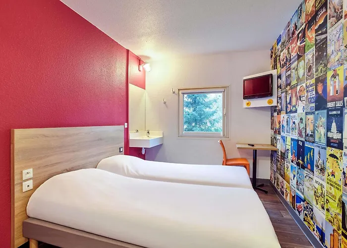 Hotelf1 Villeneuve Loubet