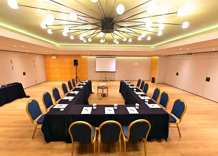 Zeus Wyndham Grand Athens