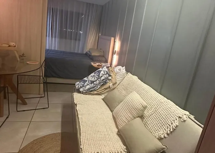 Flat em Hotel de Luxo beira mar da grife Ritz suítes com vista ampla para todo o mar da cruz das almas, jatiúca e ponta verde, com toda estrutura de um hotel lindo e arrojado, academia, piscina e muito mais, venha viver essa experiência incrível!