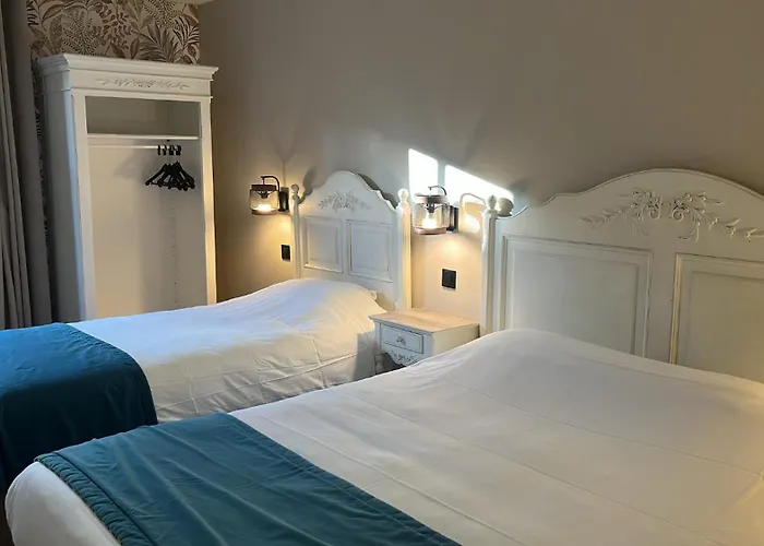 Hotel Village Motel