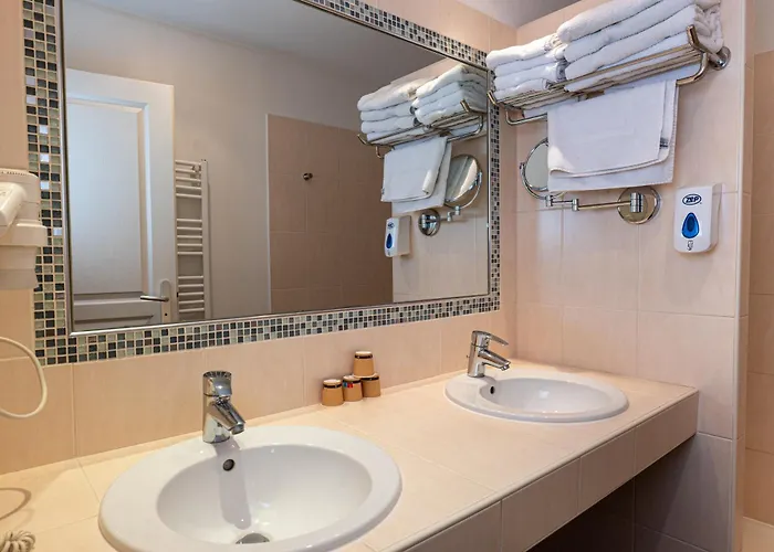 Hotel Village Motel