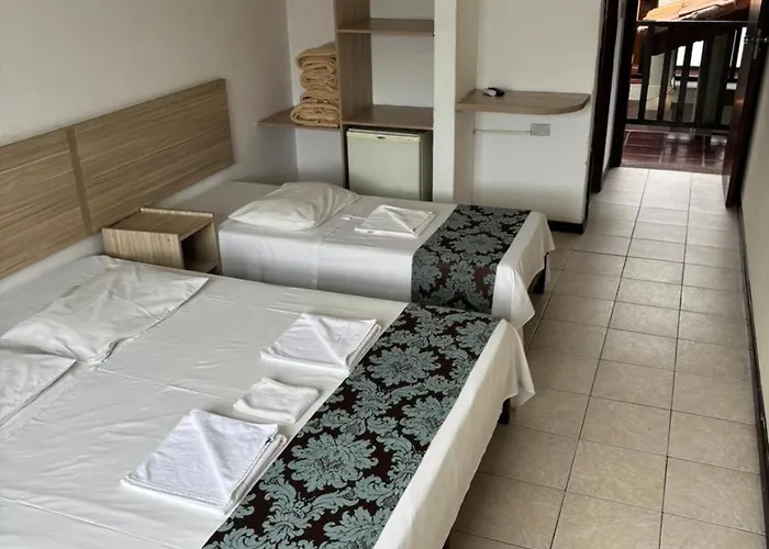 Golfinho Plaza Hotel