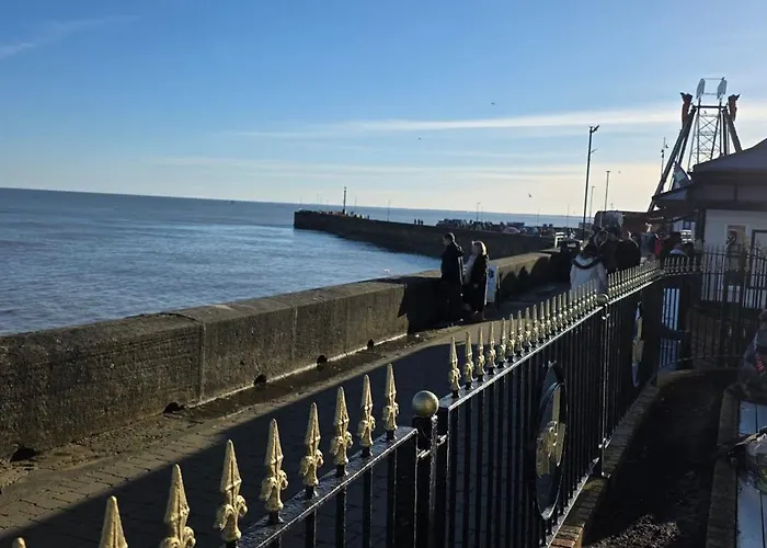 Pet Friendly Sleeps 6 Chalet Bridlington Free Elec