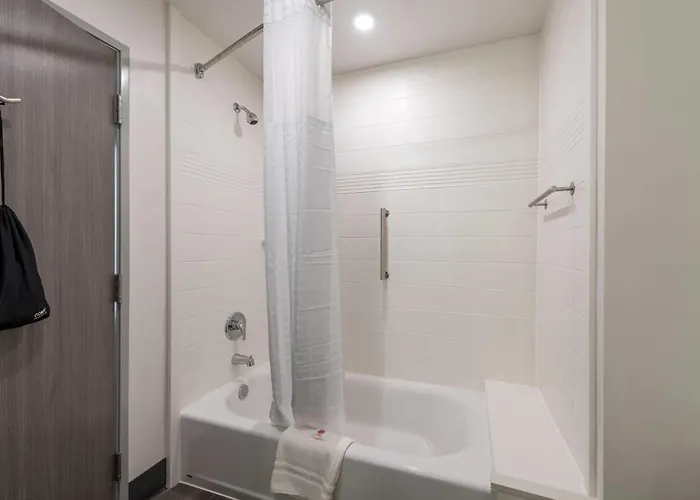 Comfort Suites Colorado Springs East - Medical Center Area