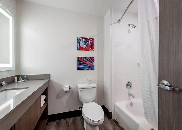 Comfort Suites Colorado Springs East - Medical Center Area
