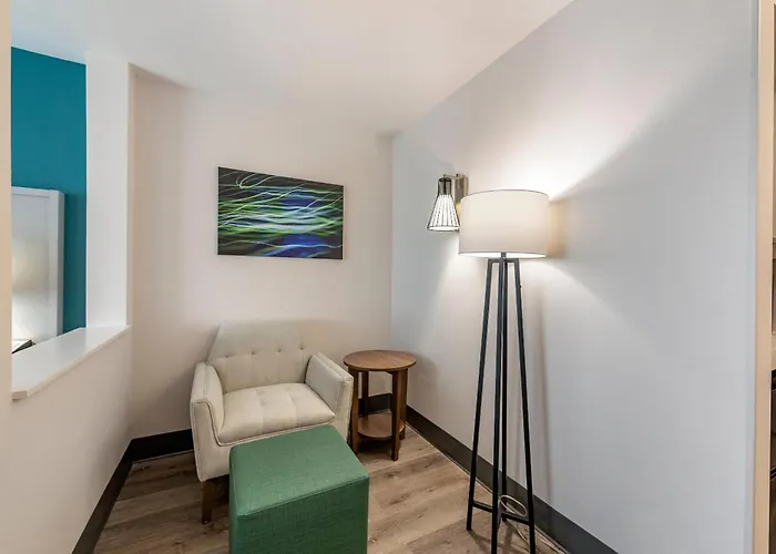 Comfort Suites Colorado Springs East - Medical Center Area