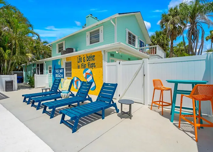 Key West Villa 3 Min To #1 Beach • Pool • Bbq