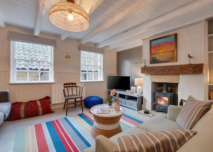 3 Bed In Robin Hoods Bay Oc-R041