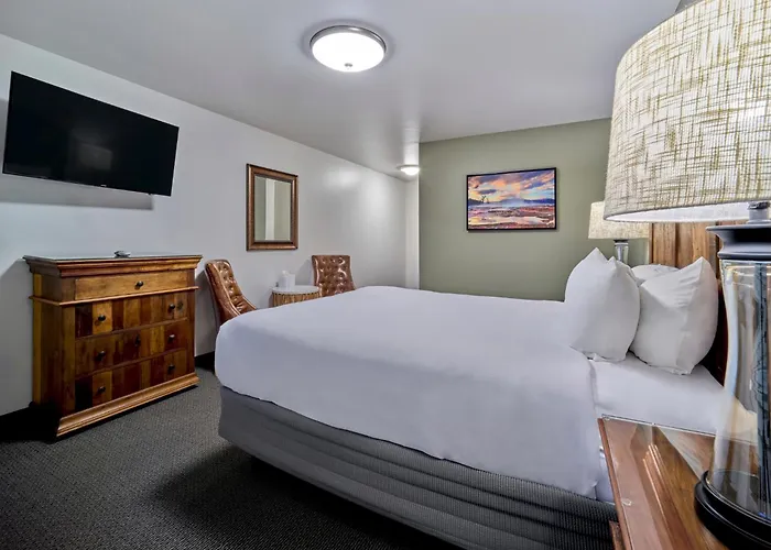 Roosevelt Hotel & Cabins - Yellowstone