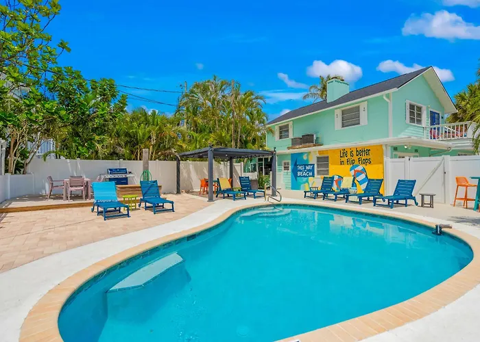 Hibiscus Villa • 3 Mins To Beach • Pool • Bbq