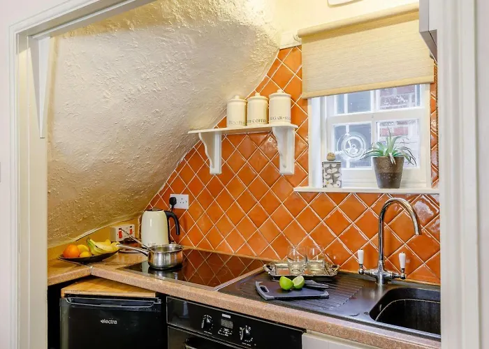 2 Bed In Whitby Oc-87059
