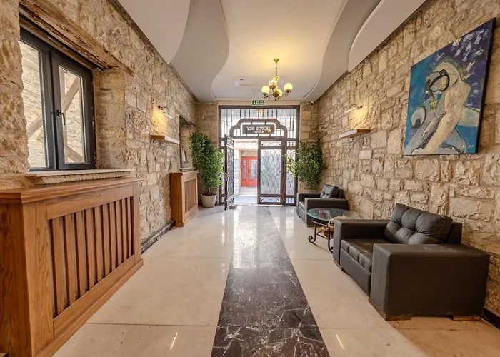 Atrium Suites