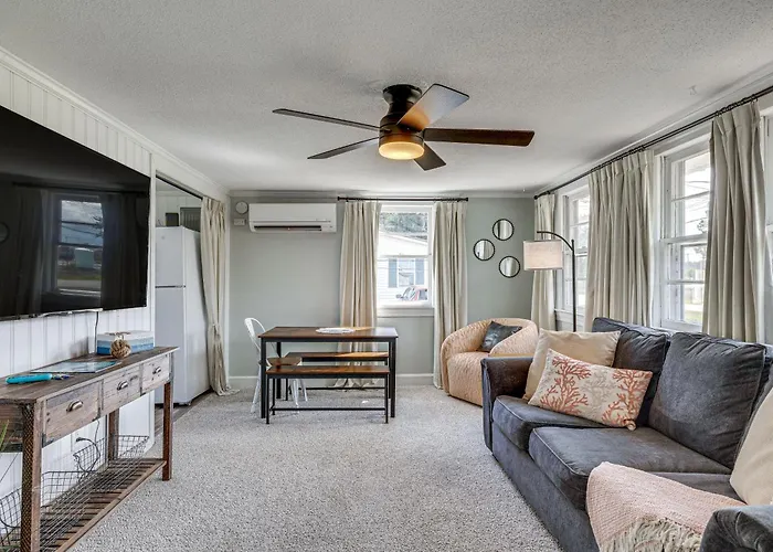 7 Mi To Beach & Ocean! Morehead City Home