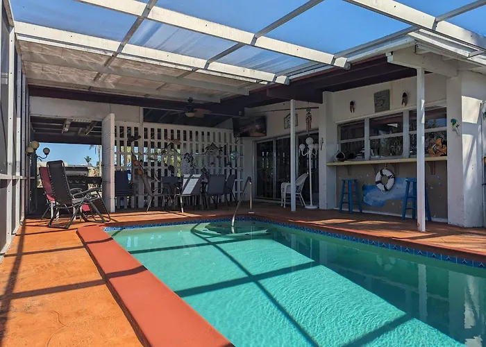 Gulf Coast Getaway | Pool • Kayaks • Fishing