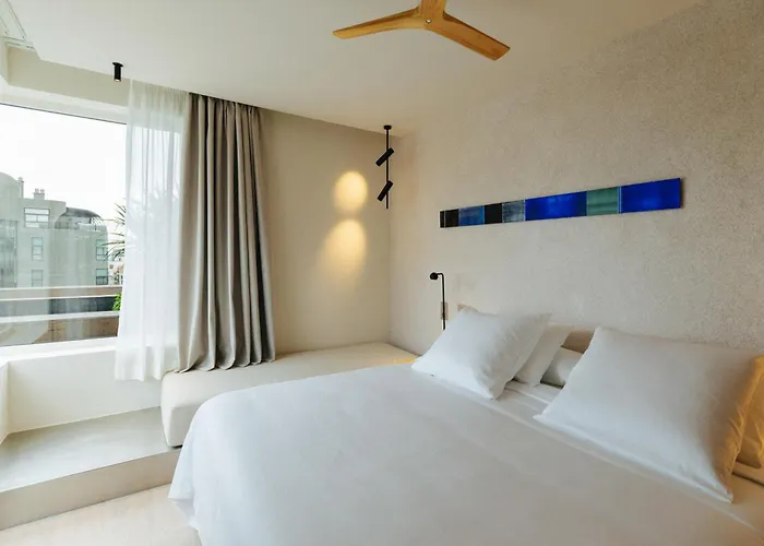 Hotel Taro Santa Cruz