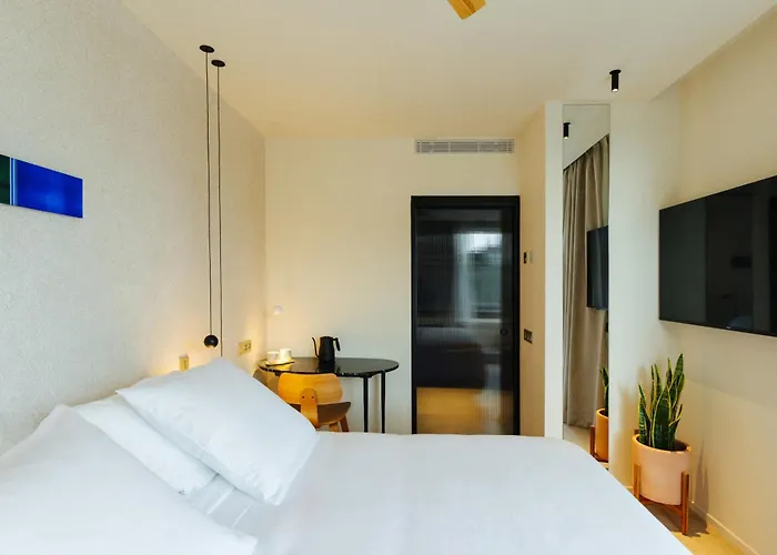 Hotel Taro Santa Cruz
