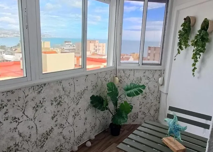 Moderno estudio con vistas al mar
