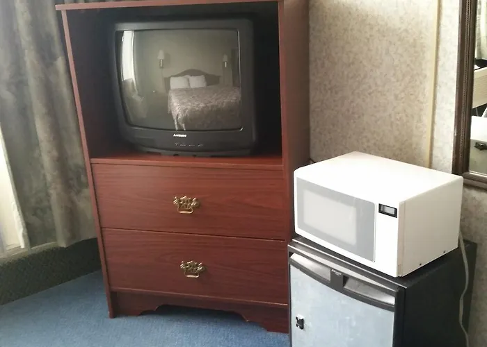 University Hotel And Suites