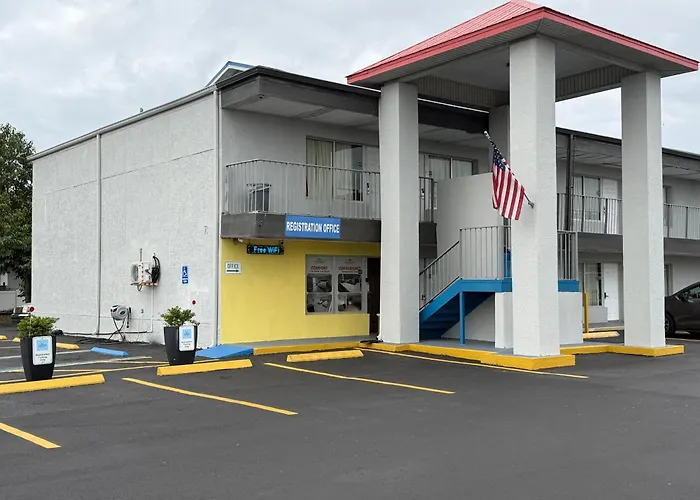 Englewood Inn & Suites