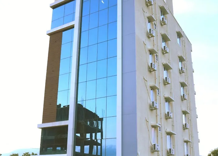 Epic Rooms - Madhurawada