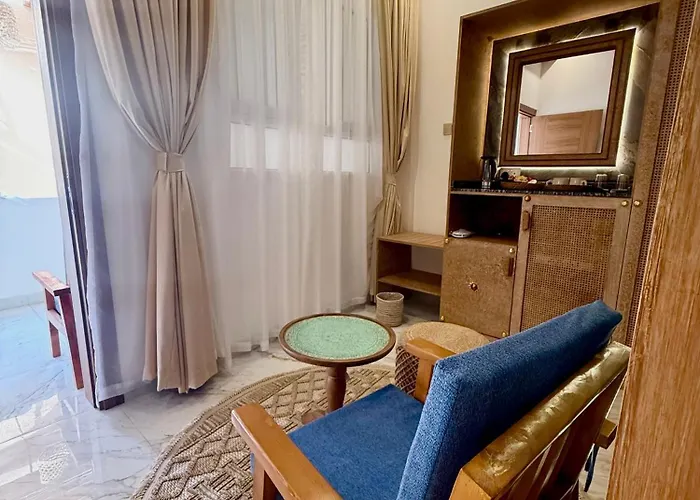 Nomad Inn Tiwi Albir