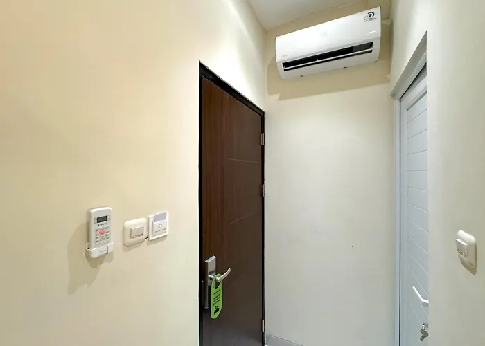Urbanview Rumah Tamu Citarum Near Stasiun Tawang Semarang
