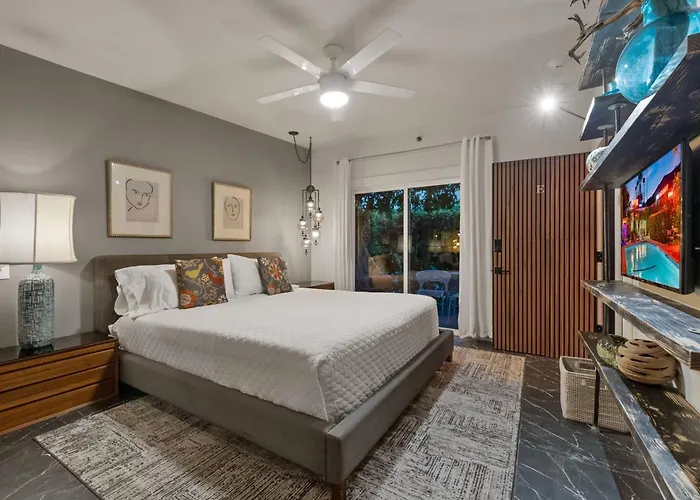 Speakeasy Hotel (Adults Only)