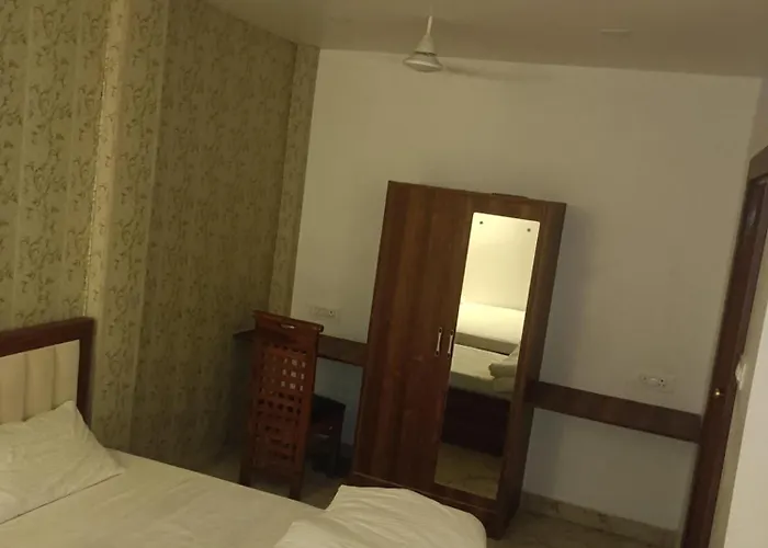 Hotel Sarah Palace