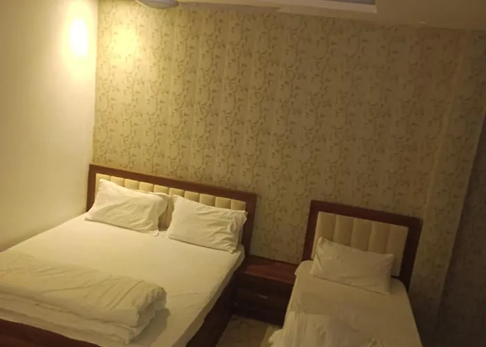 Hotel Sarah Palace