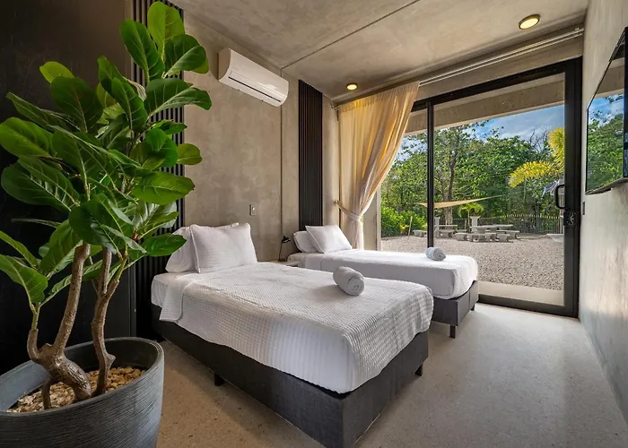 Nelblu Flamingo Suites