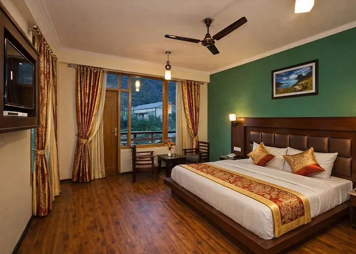 Boutique Tribhuwan Hill View Hotel Free Wifi And Parking Facilities - Best Services - Prime Location- Premium Hotel In Ranikhet