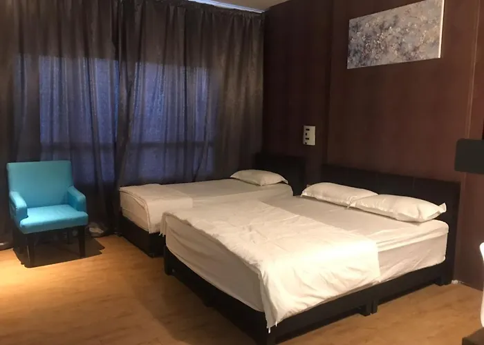 Mikayla Suite