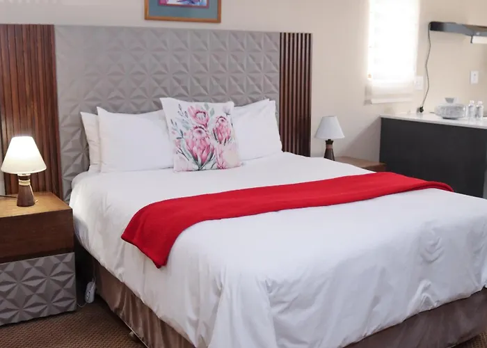 Lancers Inn Hotel