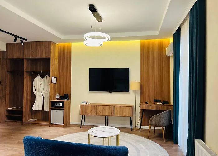Sm Luxury Hotel