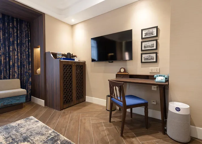 Ashley Newair Menteng With Air Purifier