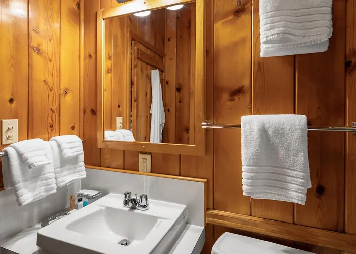 El Western Cabins & Lodges