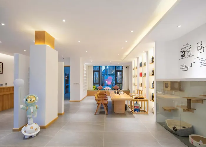 Shangri-La Jingyue Homestay