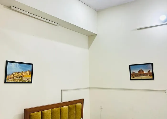 Hotel Cr Residency