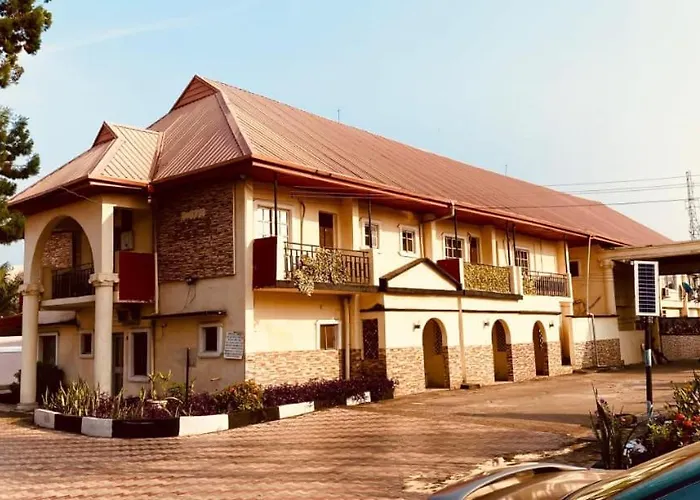 Pinewood Hotel