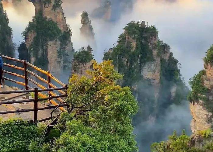 Zhangjiajie Xiangxi Dream Weaver Inn & Tianmen Mountain National Forest Park & Free Pick-Up & Breakfast,Coffee,Tea