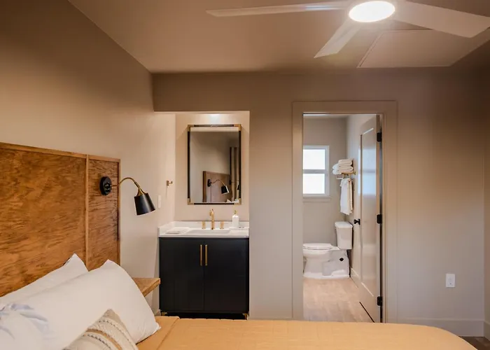 Gloria Inn - Unit 3