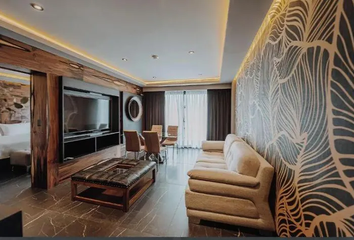 La Urumpta Hotel Aken Mind
