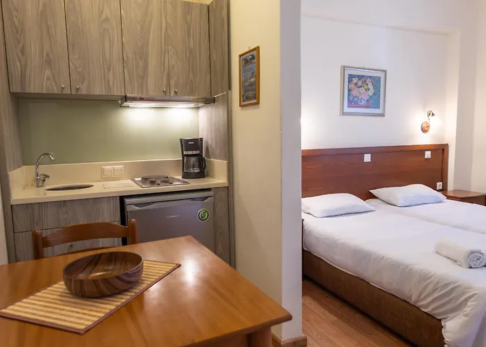 Ippocrates Hotel Apartments & Restaurant