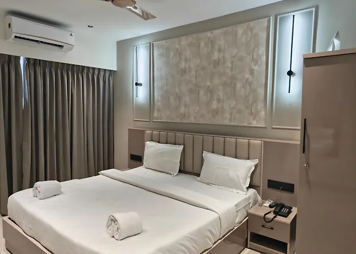 Hotel Gokul Inn & Banquet