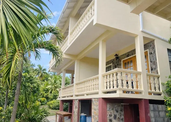 Dennis' Hideaway