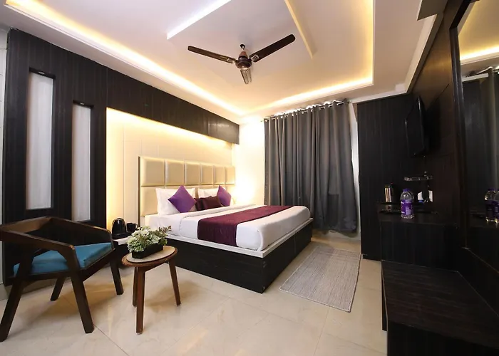 Hotel Grey Castle - Near Haridwar Railway Station