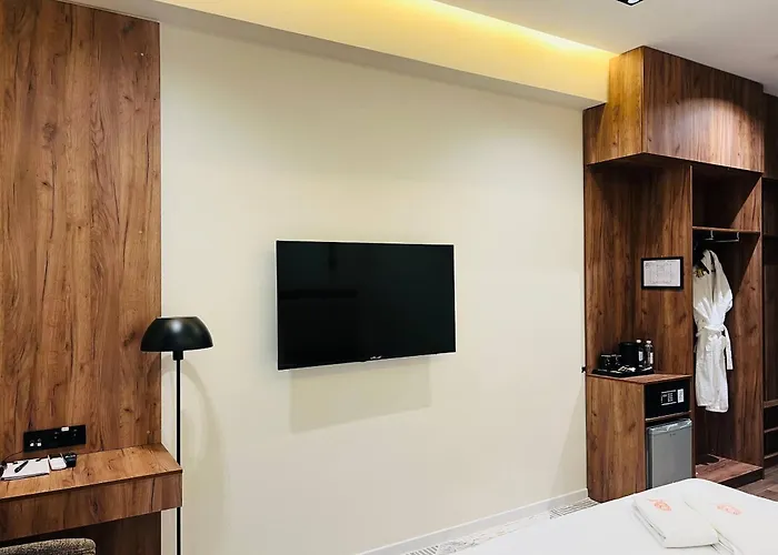 Sm Luxury Hotel