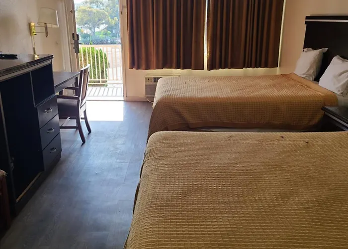 Relax Inn And Suites