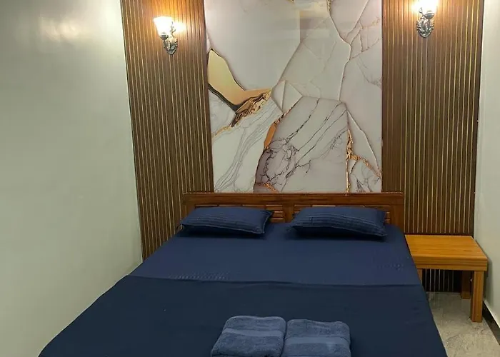 Dolphin House Beach Resort