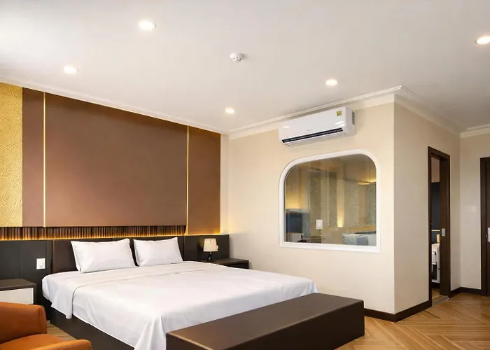 The Grand Hotel Vinh Long